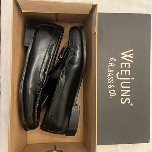 G.H. Bass & Co. Weejuns Black Leather Loafers
